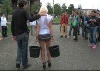 Уличные секс унижения Софи Логан - звезда евро порно на публике