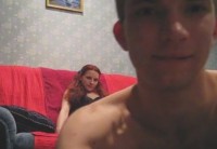 Частный секс с рыжей на диване от домашних любителей Нади и Вани